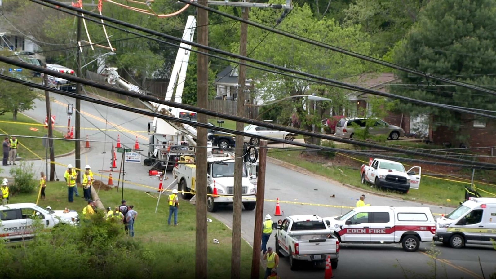 4 डंप ट्रक ड्राइवर के बाद मृत उपयोगिता कार्यकर्ताओं के क्रू क्रू: पुलिस