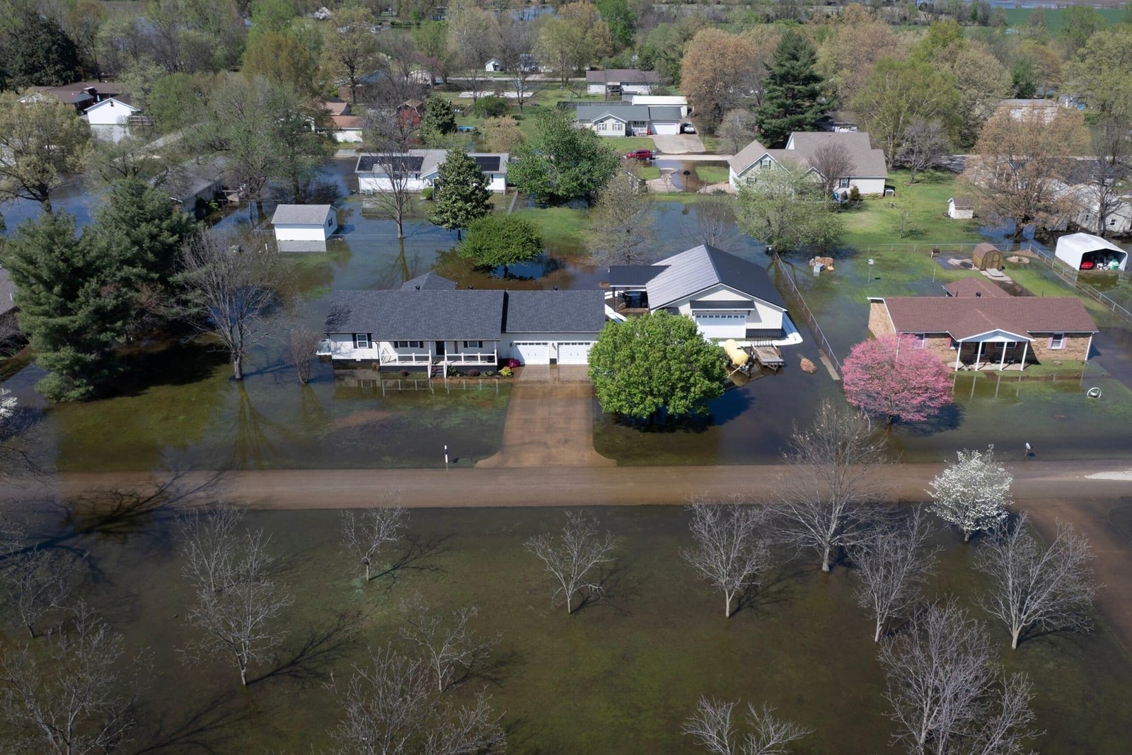 फोटो: तूफान शक्तिशाली हवाएं, बवंडर और मध्य अमेरिका के लिए संभावित रूप से भयावह वर्षा लाते हैं