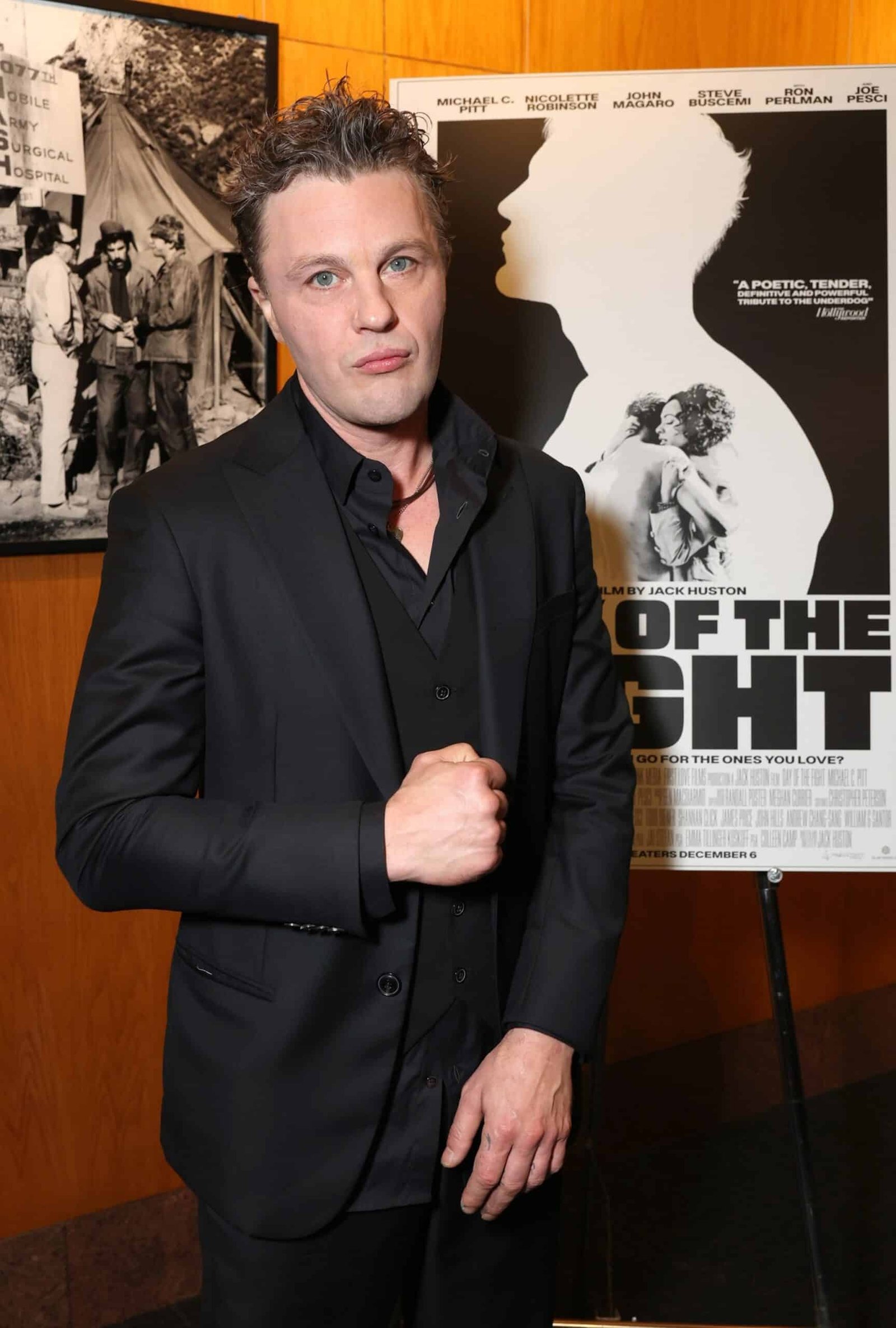 अभिनेता माइकल पिट ने यौन शोषण के आरोपों को गिरफ्तार किया