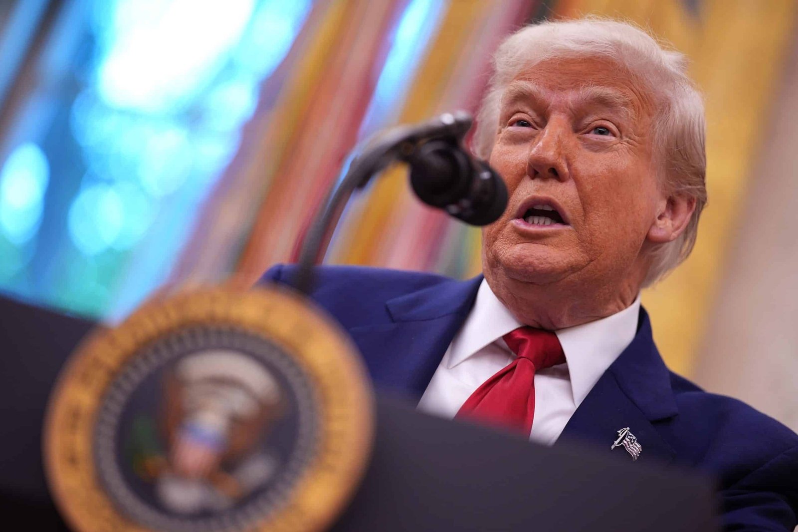 ट्रम्प की क्षमा की हड़बड़ाहट में कुछ अभियान योगदानकर्ता शामिल हैं