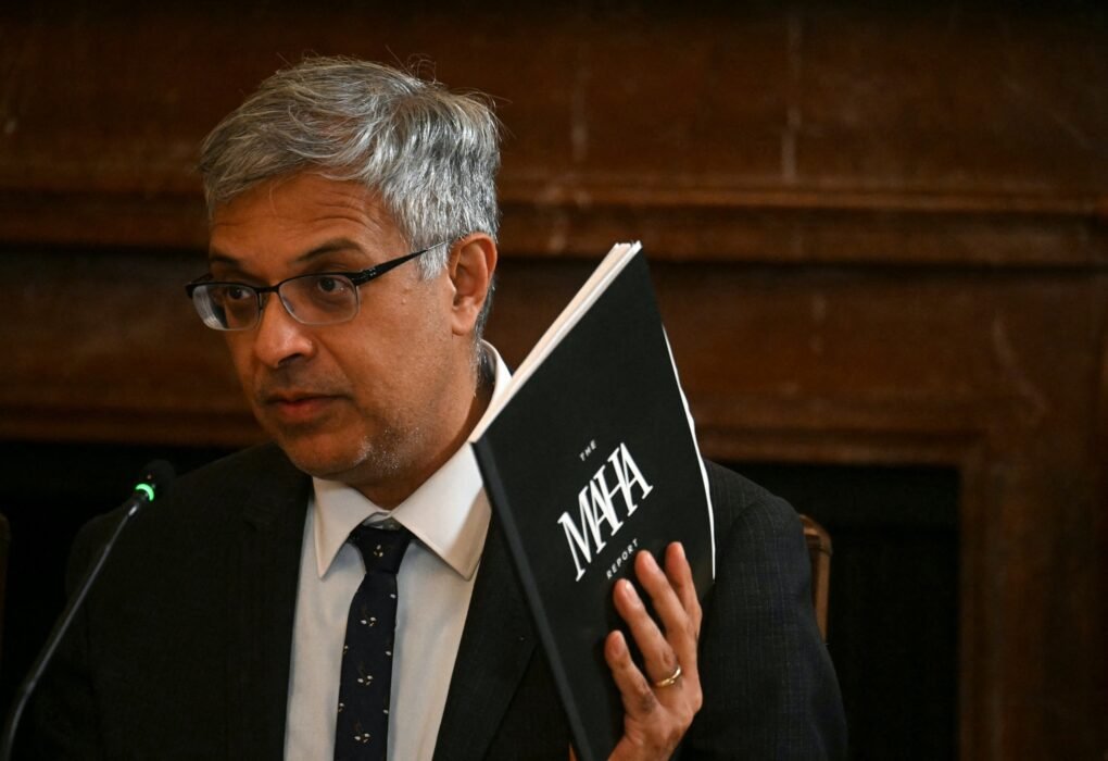 NIH वैज्ञानिक ट्रम्प प्रशासन के अनुदान रद्द करने, फायरिंग की आलोचना करते हुए खुले पत्र पर हस्ताक्षर करते हैं