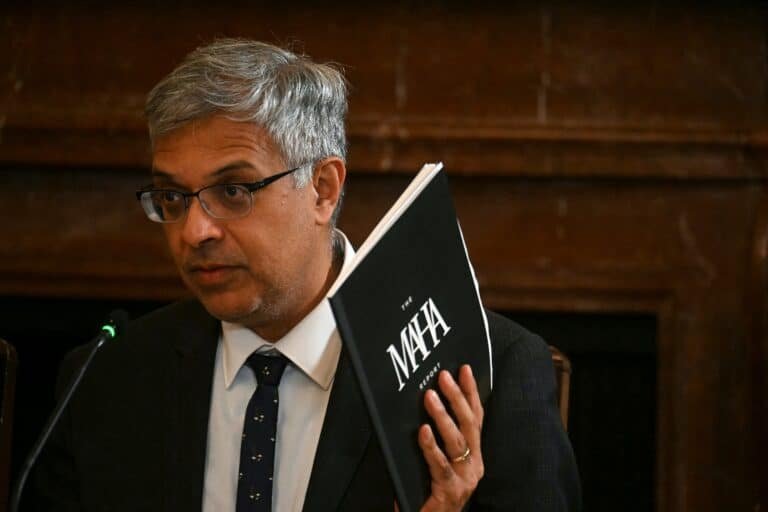 NIH वैज्ञानिक ट्रम्प प्रशासन के अनुदान रद्द करने, फायरिंग की आलोचना करते हुए खुले पत्र पर हस्ताक्षर करते हैं
