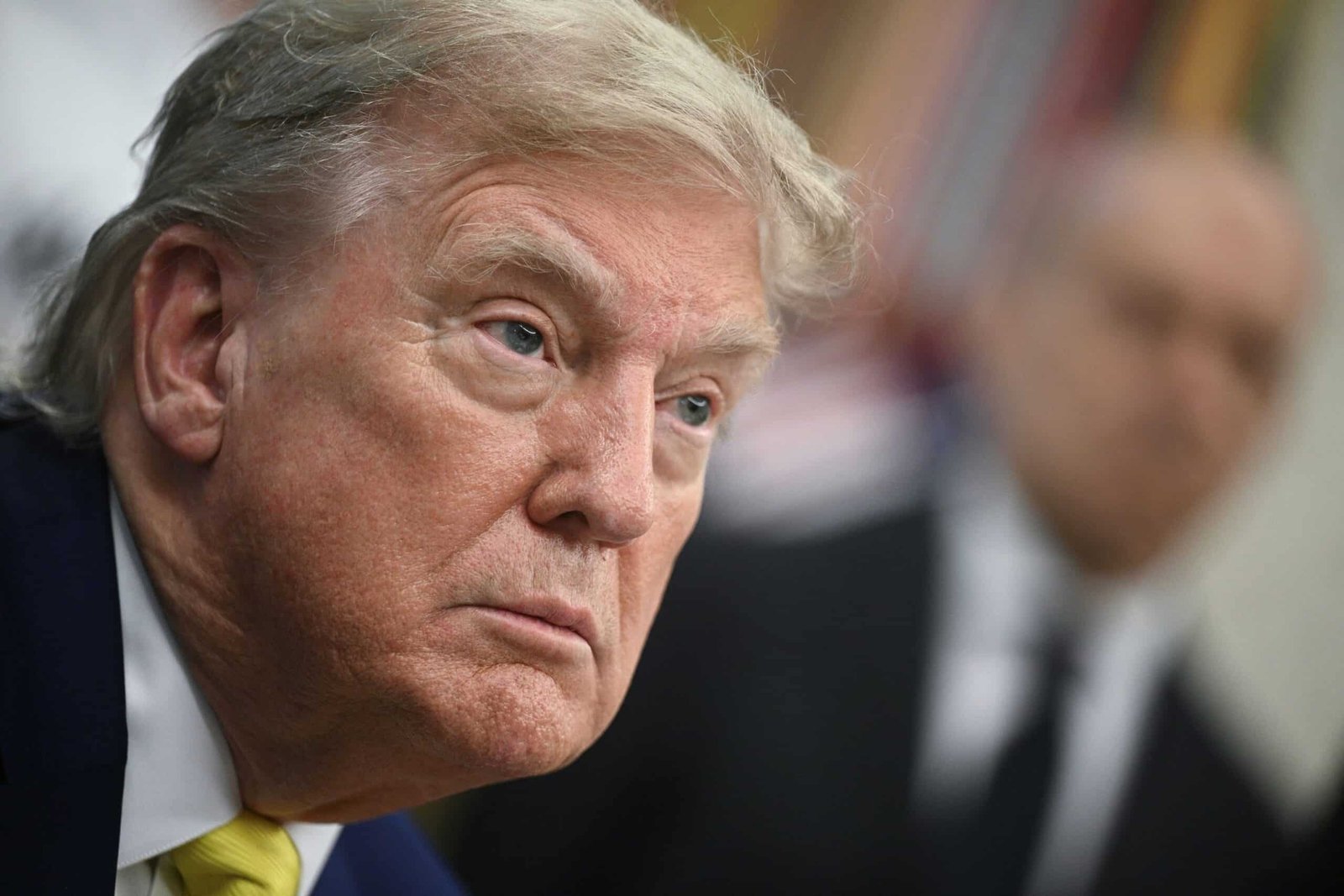 ट्रम्प ने घर और विदेशों में बढ़ते दबाव का सामना किया क्योंकि वह ईरान पर विकल्पों का वजन करता है