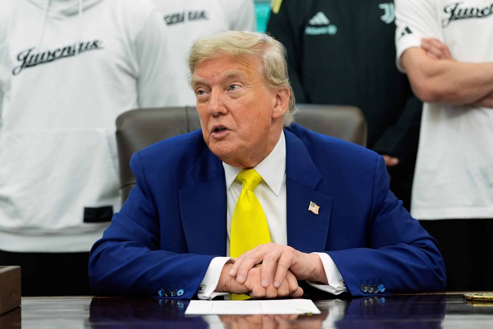 सूत्रों का कहना है कि ट्रम्प ने ईरान पर अमेरिकी हमले की योजनाओं को मंजूरी दी है, लेकिन अंतिम निर्णय नहीं लिया है