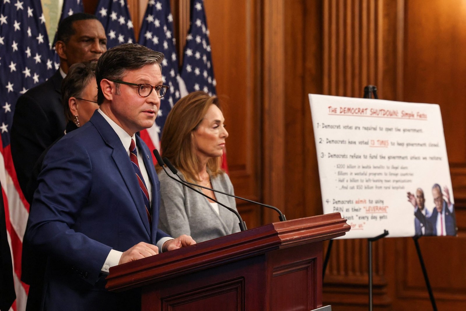 स्पीकर जॉनसन का कहना है कि ट्रंप के तीसरे कार्यकाल के लिए कोई 'रास्ता' नहीं है